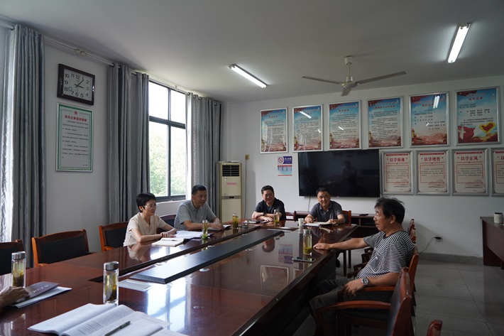 杨文萍开展带案下访活动