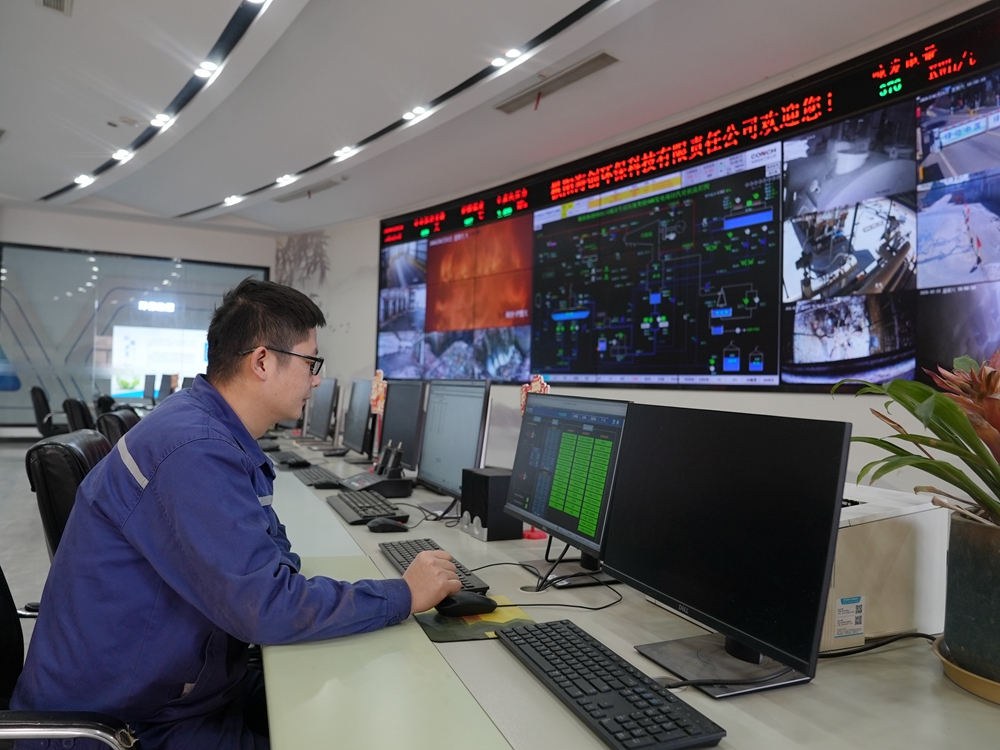 “绿色”发电人春节坚守岗位