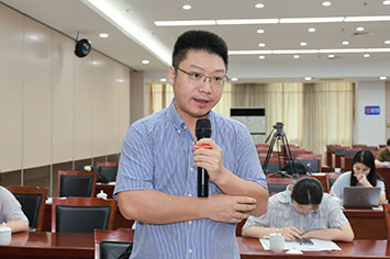 355-236国际商报记者.jpg