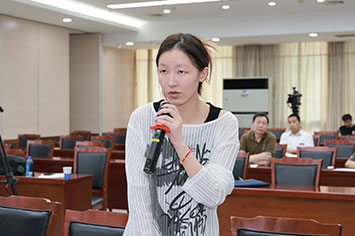355-236国际在线记者.jpg