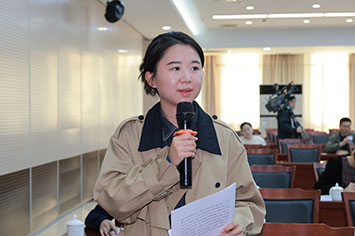 355-236中新社记者.jpg