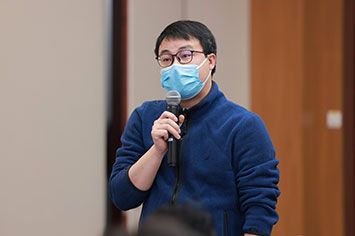 355-236人民网记者.jpg