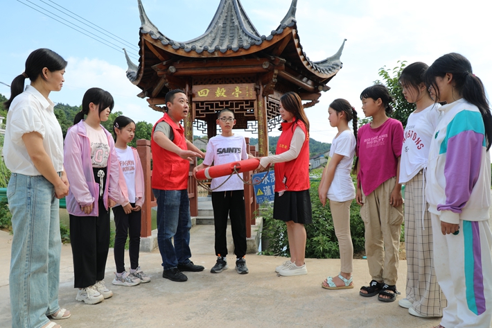 9C3A3744_副本.jpg