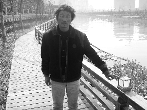 讨薪民工灭了58盏景观灯