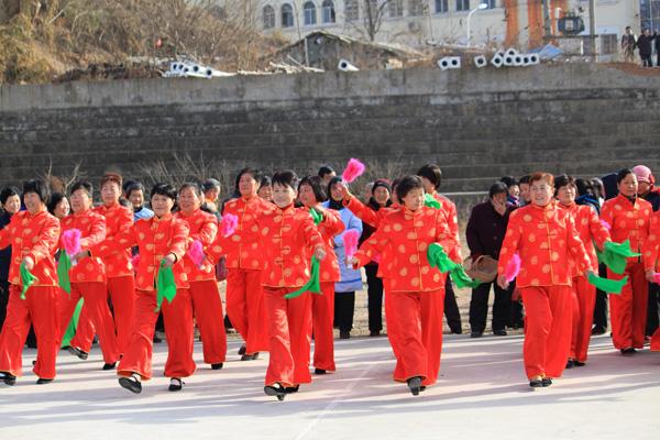 枞阳举行“迎新春”中老年人健身展示大会