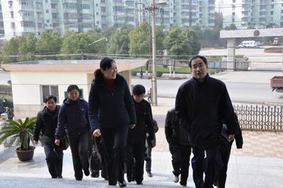 杨维东到枞阳法院检查党建工作