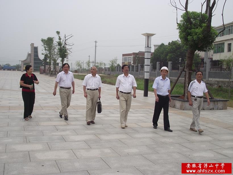 童学军到浮山中学调研