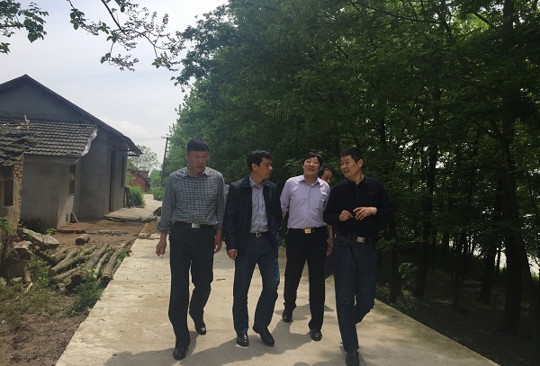 铜陵市行管局调研新农村扶贫工作