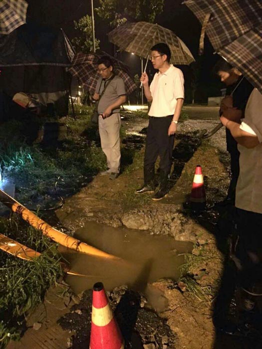 刘亚东检查指导五七圩抢险暨城关地区防汛工作