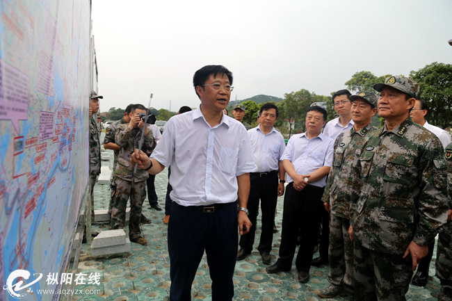 东部战区司令员刘粤军来枞指导防汛抗洪看望抢险参战官兵