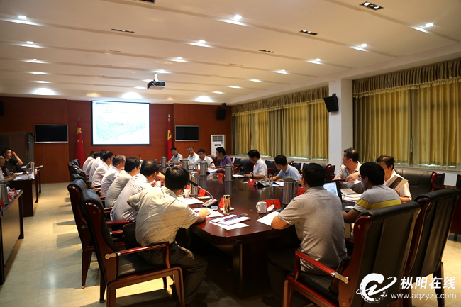 刘亚东主持召开S425公路改建工程设计方案征求意见座谈会