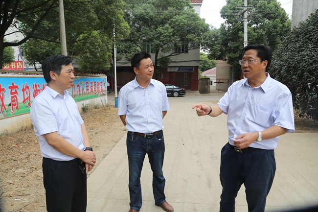 提升硬件补齐短板形成特色争当示范