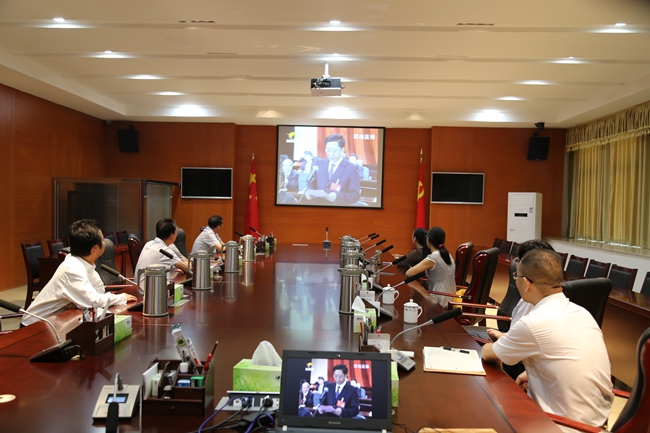 枞阳干部群众认真收听收看铜陵市第十次党代会开幕式