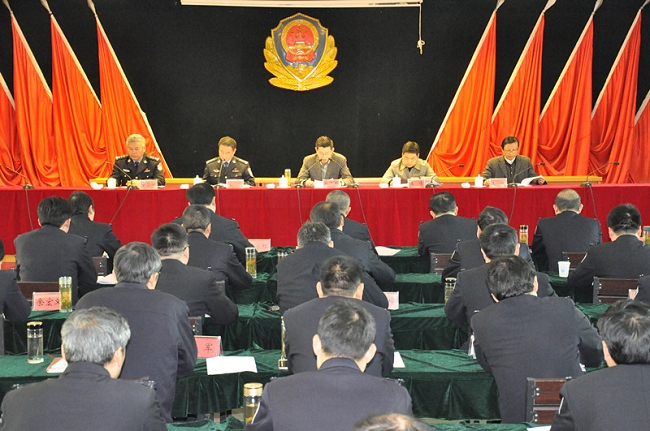 刘亚东率第一审核组到县公安局睁开2016年度综合审核