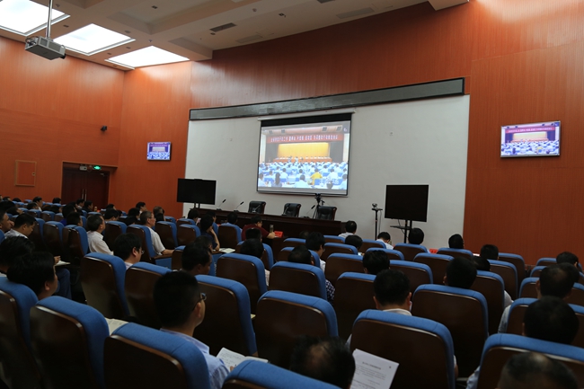 我县组织收听收看全省扶贫开发工作电视电话会议