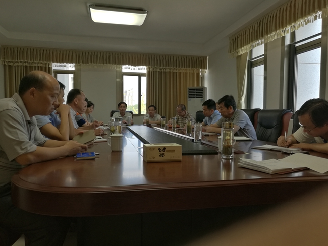 县人大常委会党组召开专题民主生活会征求意见座谈会