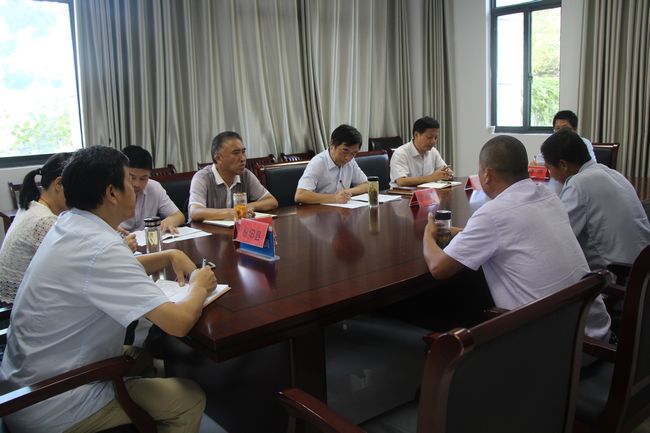罗成圣到县信访局公开接访
