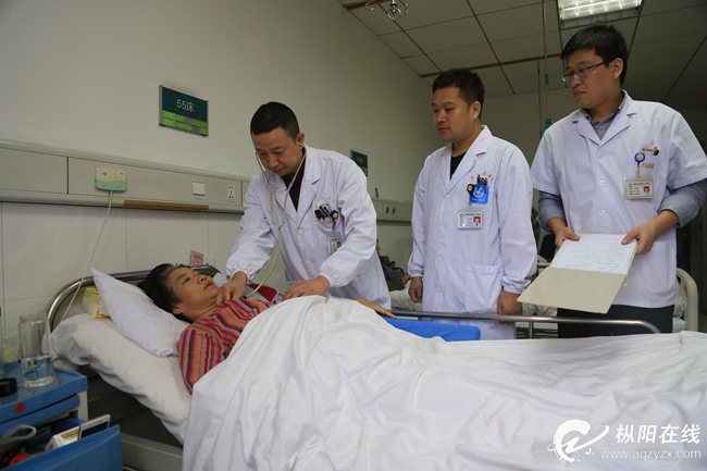 [国庆我在岗]县医院医护人员坚守一线