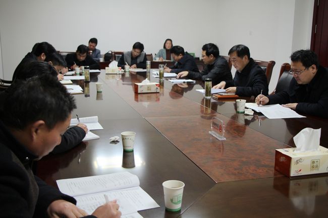 罗成圣主持召开创建省级卫生县城工作推进会