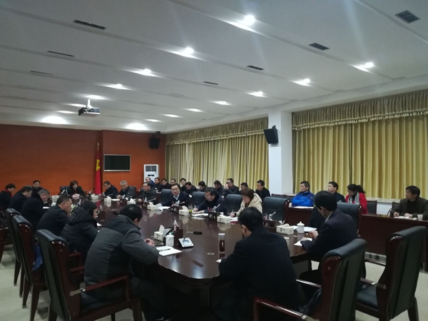 县纪委：对20家单位开展纪律执行工作警示约谈
