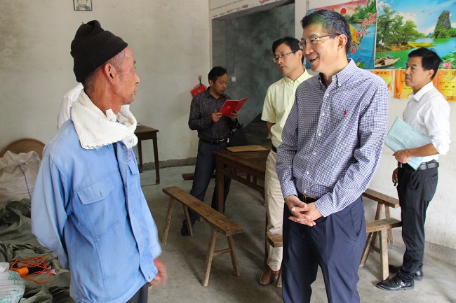 刘亚东睁开五级布告遍访贫穷工具增长村落子复原行动