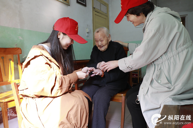 【收集中国节•重阳节】重阳节碰头慰问百岁老人