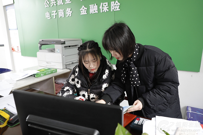 【新时代巾帼风采】施晶晶：扶贫路上巾帼不让须眉