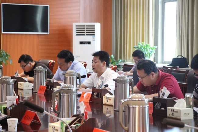 我县召开关闭手工屠宰场（点）启用生猪定点屠宰厂工作领导小组会议