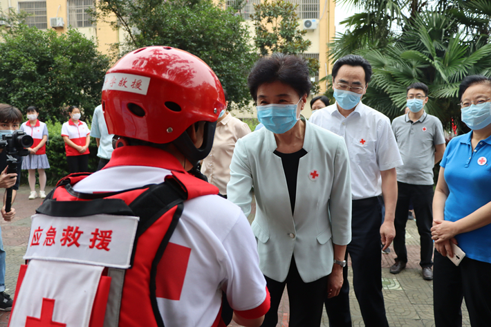 中国红十字会党组书记、常务副会长梁惠玲来枞<br>调研指导救灾工作