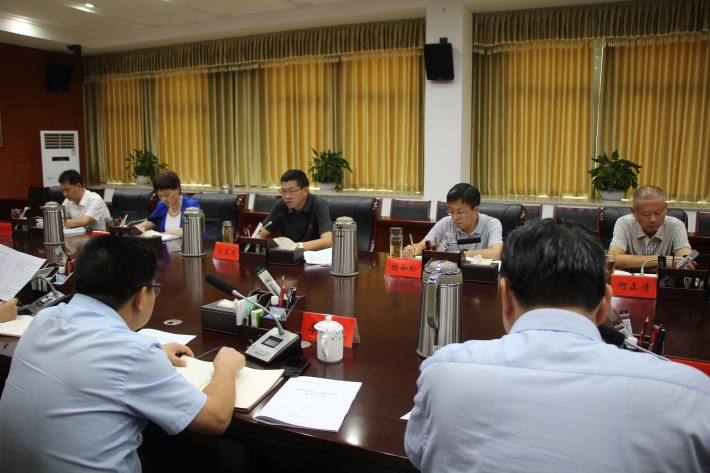 县委常委会会议暨县脱贫攻坚工作指挥部会议召开