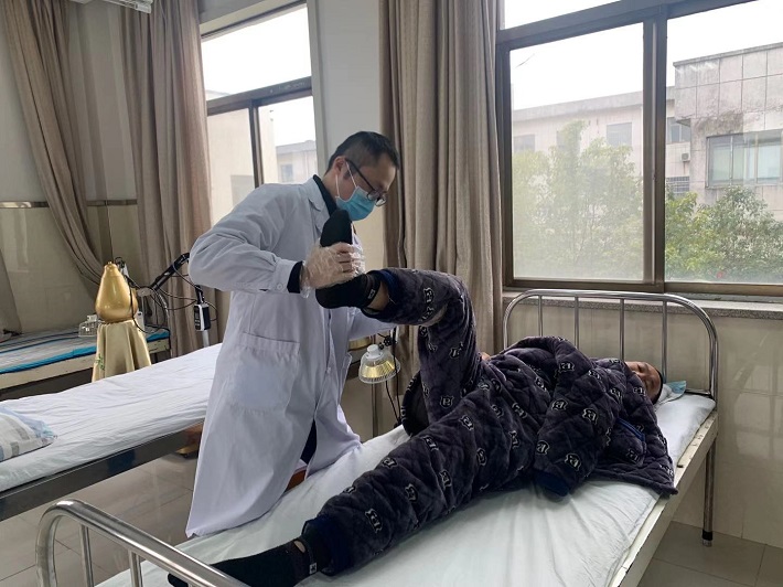 【辉煌“十三五”】医养结合：让老年人老有所养病有所医