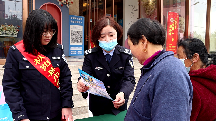 枞阳县妇联睁开三八维权月普法张扬行动