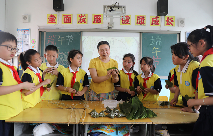 【收集中国节•端午】学包粽子